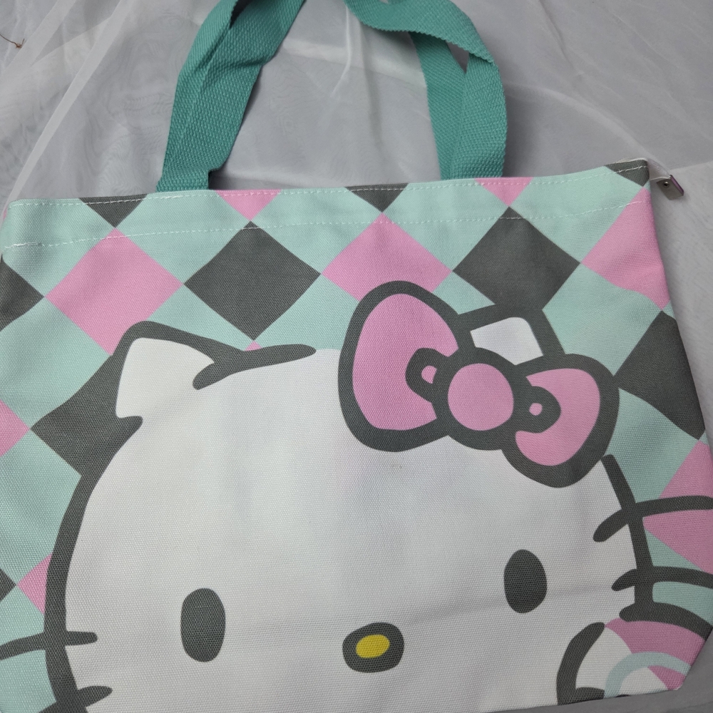 Hello Kitty Tote Set - Picture 8 of 12
